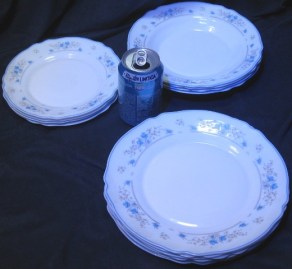 PLATOS ARCOPAL FLORES AZULES